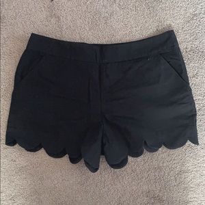 Vineyard Vines Comfy Black Scalloped Shorts